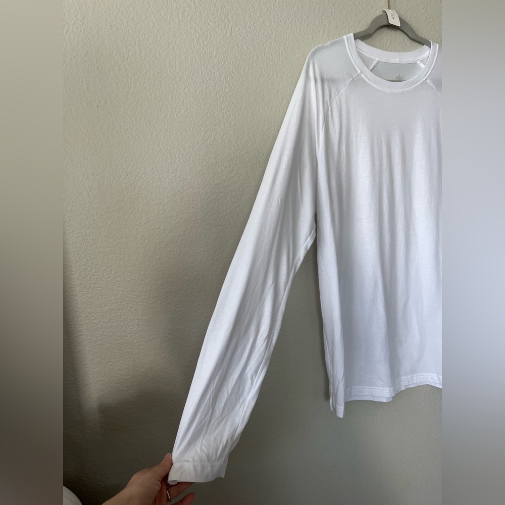ALO Yoga Activewear Triumph Long Sleeve Tshirt in White Mens Size XL - Picture 6 of 13